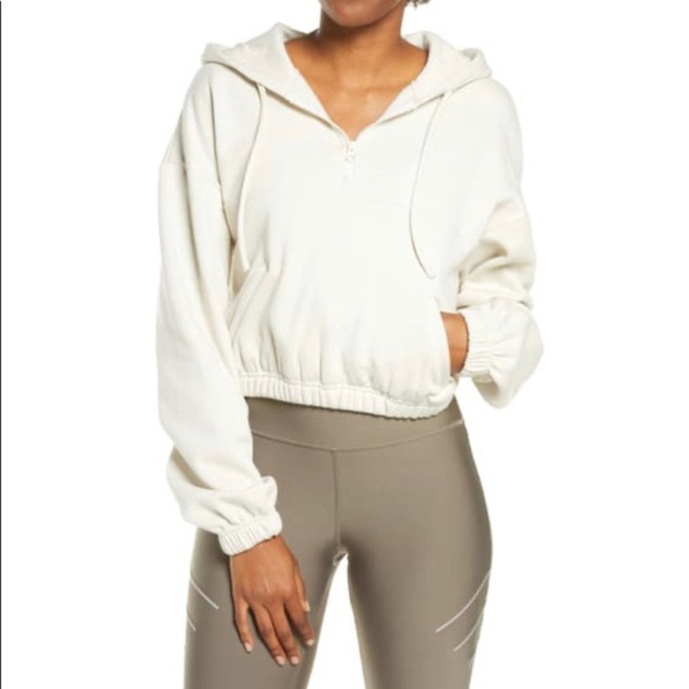 Alo cream stadium half zip cropped hoodie